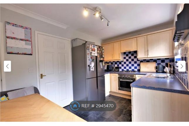 Henty Close, Eccles, Manchester photo 3