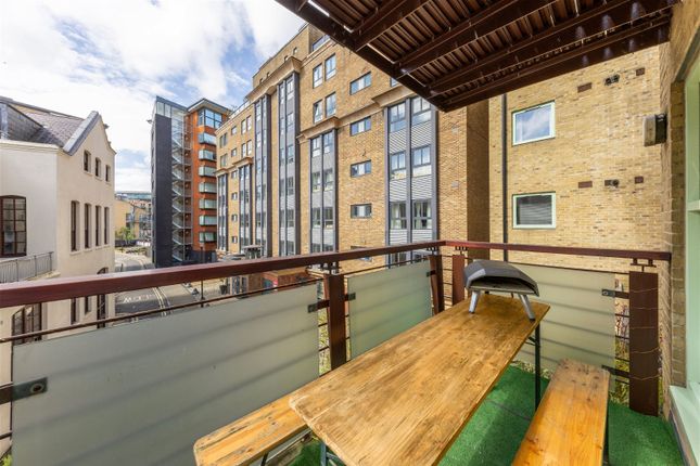 Flat to rent in River View Heights, Bermondsey Wall West, London