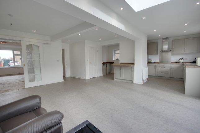 3, Percy Close, Beverley photo 2