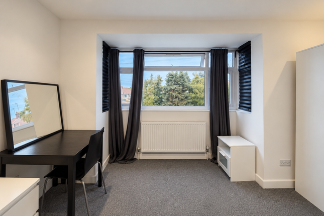 Chartley Avenue, London photo 4