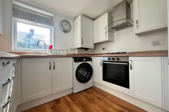 16 Agincourt Street, Newport photo 2