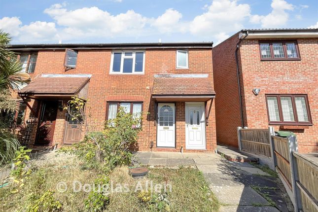 1-bed flat on Navestock Close, Mapleton Road, London, £280,000