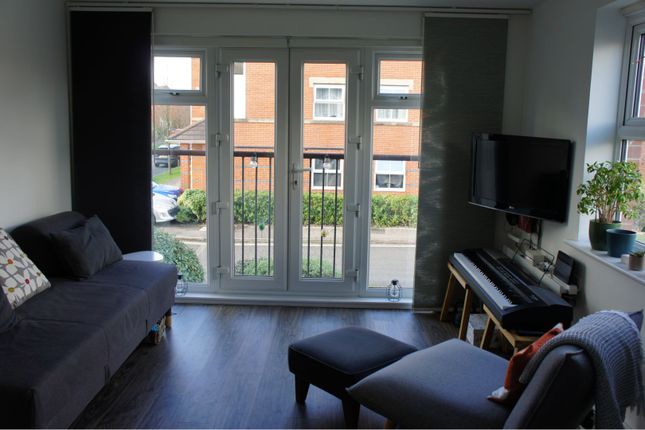 Thumbnail Flat for sale in Alma Road, Banbury