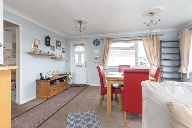 19 Broadfields Park, Oxcliffe Road, Morecambe photo 2