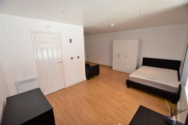 Studio to rent in York Road, Leicester