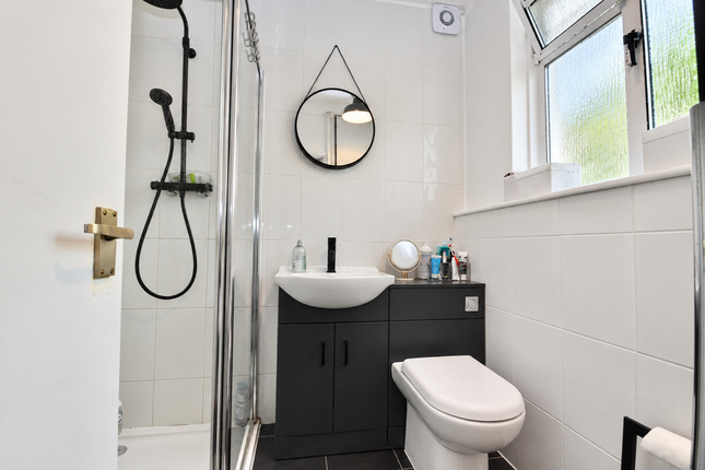 226, Rodenhurst Road, London photo 5