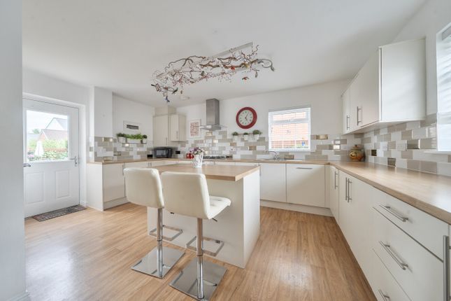 72, Saffin Drive, Taunton photo 4