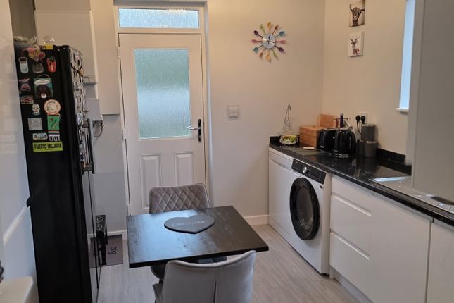 38 Knowle Park, Handforth, Wilmslow photo 4