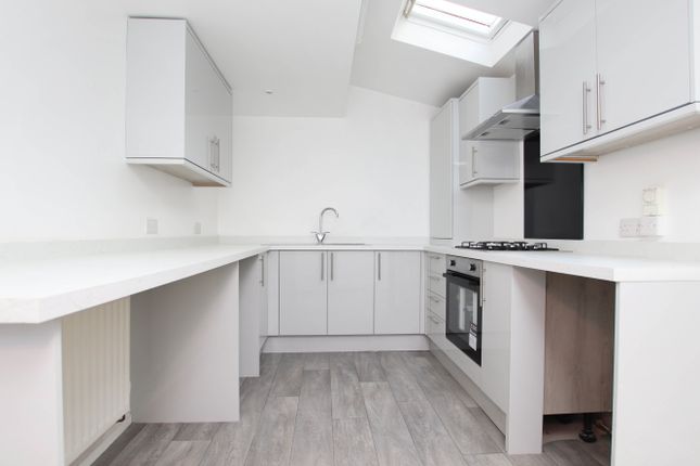 12, School Street, Porth photo 4