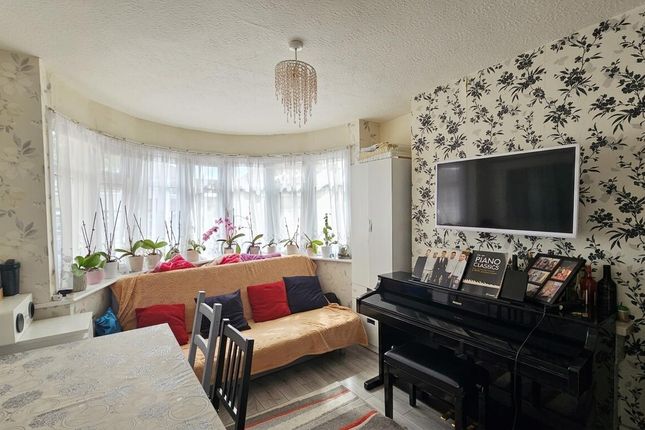 249, Torbay Road, Harrow photo 2