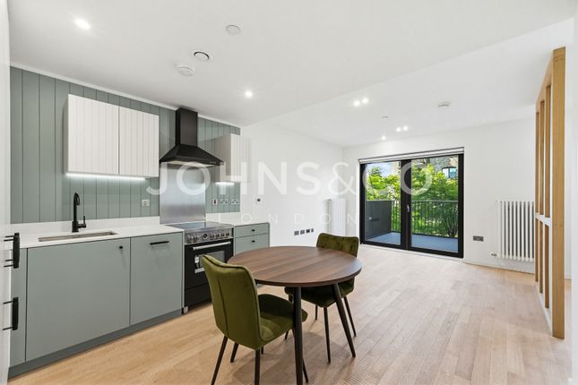 Studio flat on Apartment 63 Calville House, 1 Bradshaw Yard, Brentford, £1,850/mo