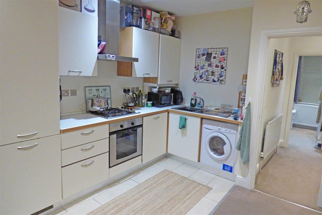 Flat for sale in Nutfield Road, Redhill