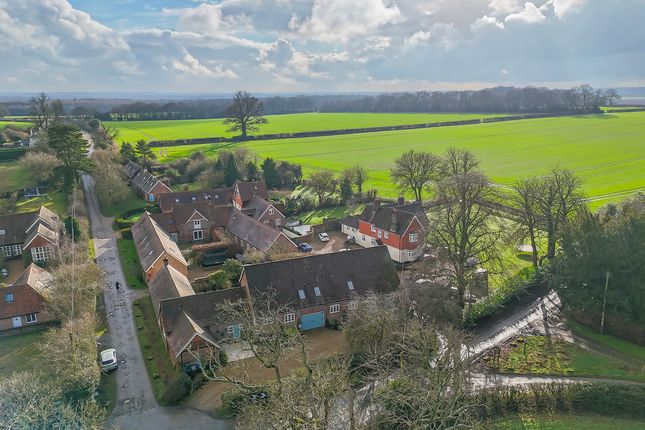 The Mill, Gadmore Lane, Hastoe photo 2