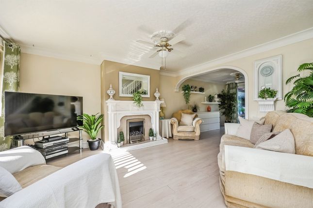 34, Ballerat Crescent, Nottingham photo 3