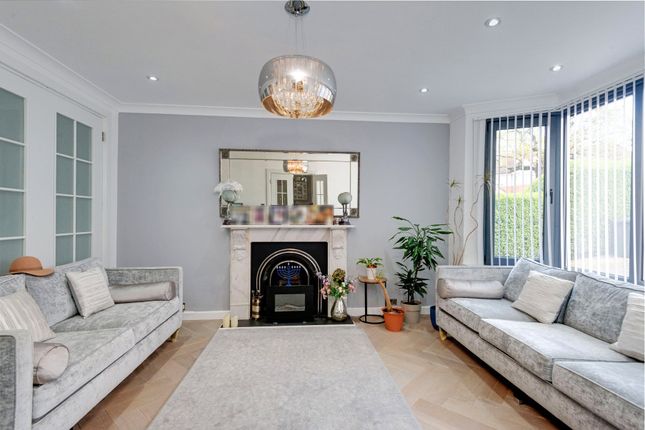 49, Cranbourne Gardens, London photo 2