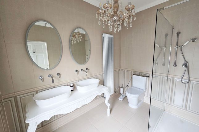 Bedroom 1 Ensuite