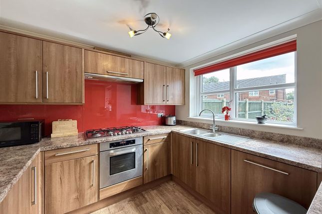 46, Eastfield Drive, Pontefract photo 2