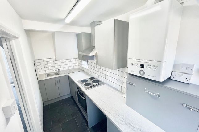 21 Bellscroft Avenue, Rotherham photo 2