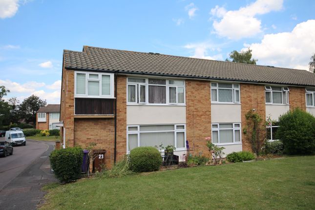 Thumbnail Flat for sale in Icknield Green, Letchworth Garden City