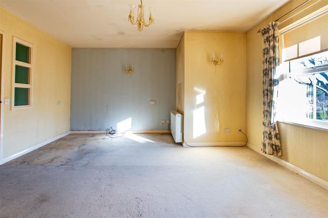 Flat 21, Meadow Court, Brassmill Lane, Bath photo 4