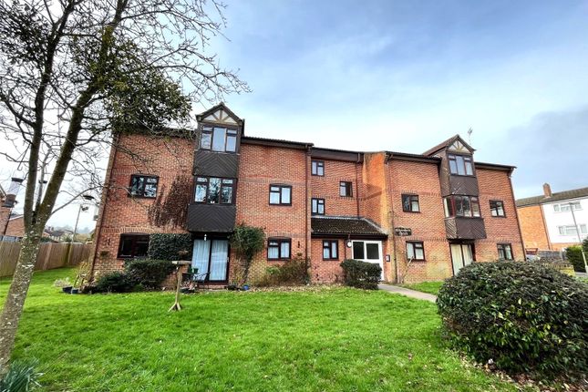 Flat for sale in Sycamore Court, Long Gore, Farncombe