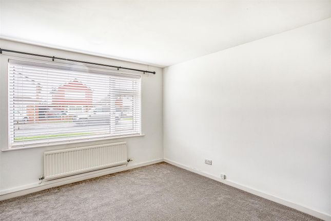 4, Alderbrook Close, Burton-On-Trent photo 4