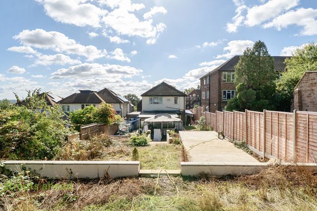 13, Cypress Road, London photo 4