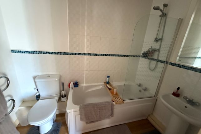 122, Swansea photo 5