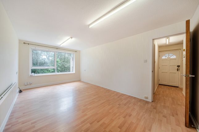 9, Weetwood House Court, Leeds photo 2