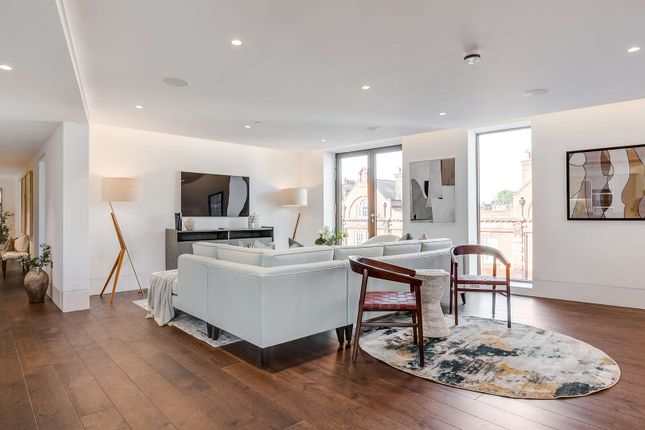 Flat for sale in Old Church Street, London