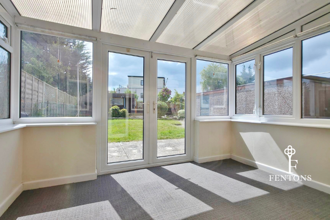 79, Walden Way, Frinton-on-Sea photo 4