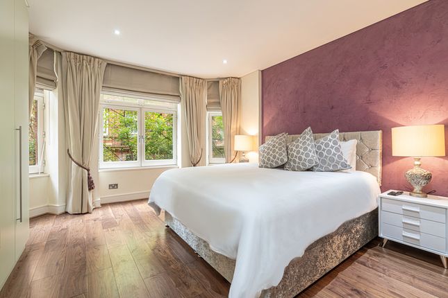 43, Clarendon Court, Maida Vale, London photo 2