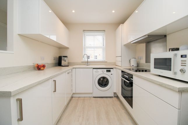 1 Mandarin Way, Colchester, Essex photo 2