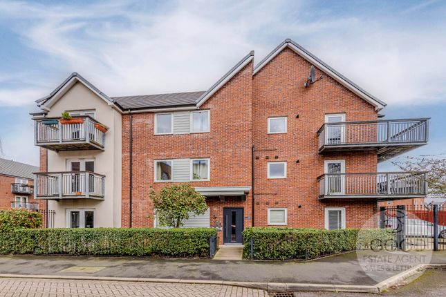 Flat for sale in High Marsh Crescent, Manchester