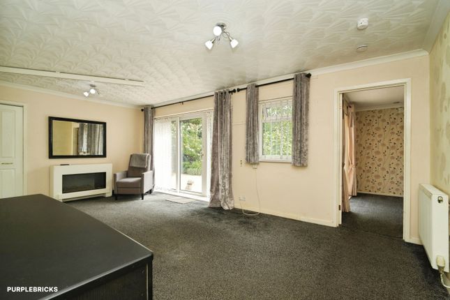 17, Pendle Court, Bolton photo 3