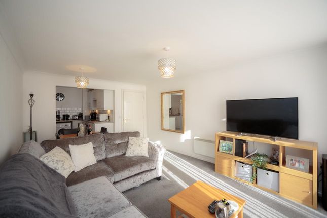 Flat for sale in Lee Heights, Bambridge Court, Maidstone, Kent