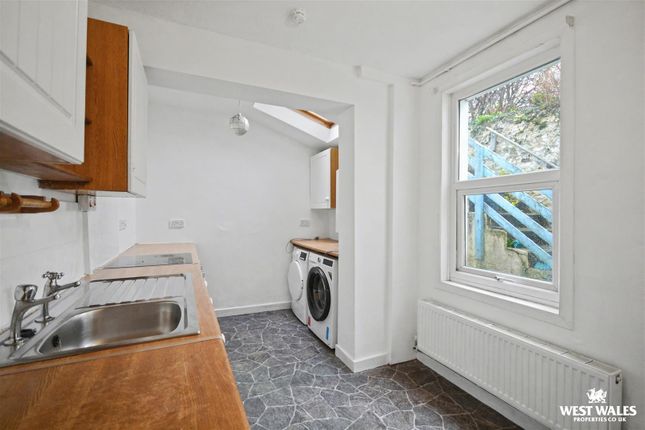 27, High Street, Fishguard photo 3