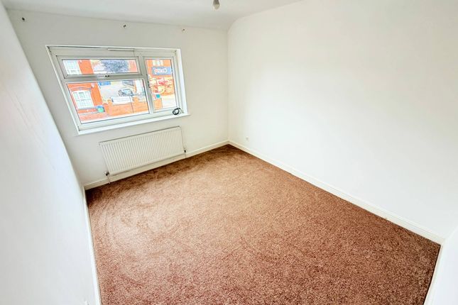 141 Park Lane West, Tipton photo 5