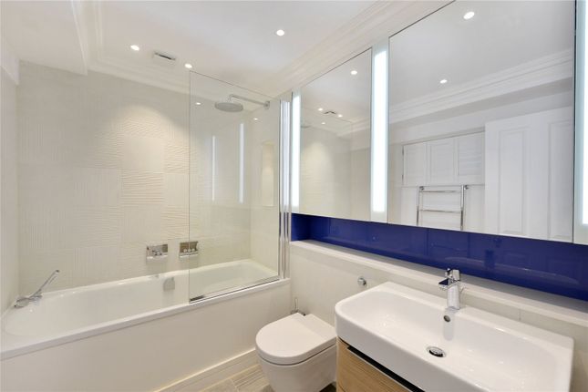 Mews house to rent in Denbigh Close, Notting Hill, London