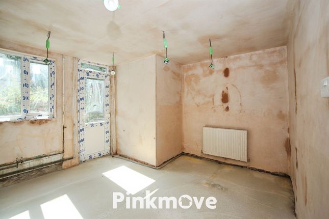15, Risca Road, Newport photo 4