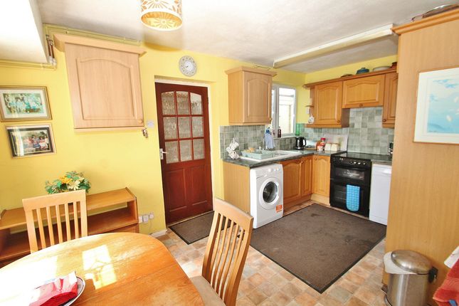 51, Perrott Close, North Leigh photo 4