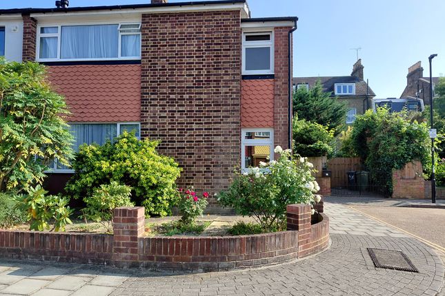 48 De Montfort Road, London photo 3