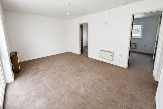 Flat 3 Steart Court, Esplanade, Somerset photo 3