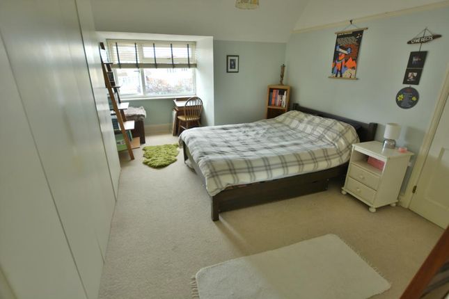 36, Oakley Hill, Wimborne photo 3