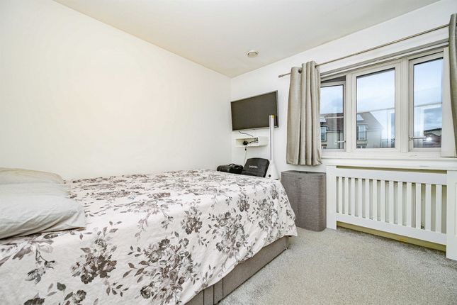34, Burbridge Road, Watford photo 4
