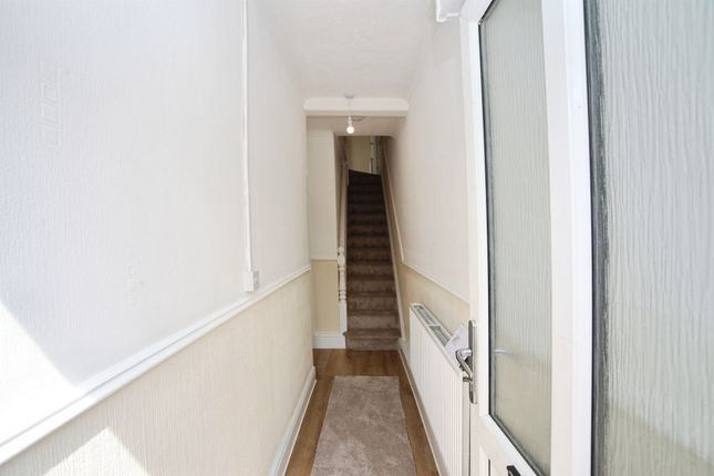 27, Lower Francis Street, Caerphilly photo 3