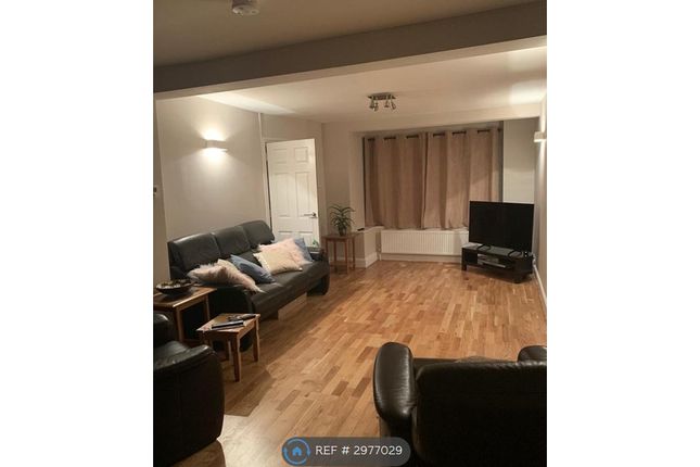 London Road, Bedfont, Feltham photo 5