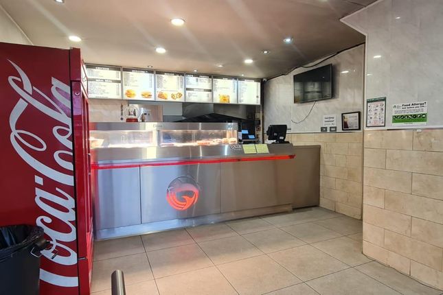 Restaurant/cafe to let in South Ealing Road, London