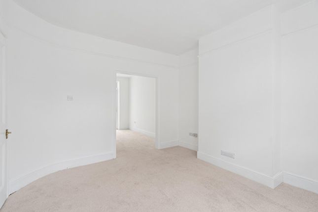 3, White Lion Road, Amersham photo 2