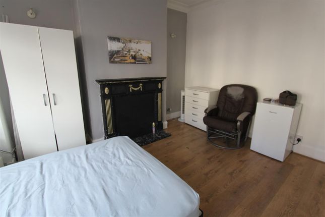 Room to rent in Beedell Avenue, Westcliff-On-Sea